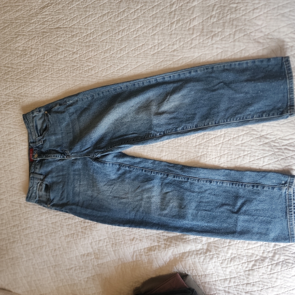 Guess Ultra High Rise Straight Mom Jean sz 28
